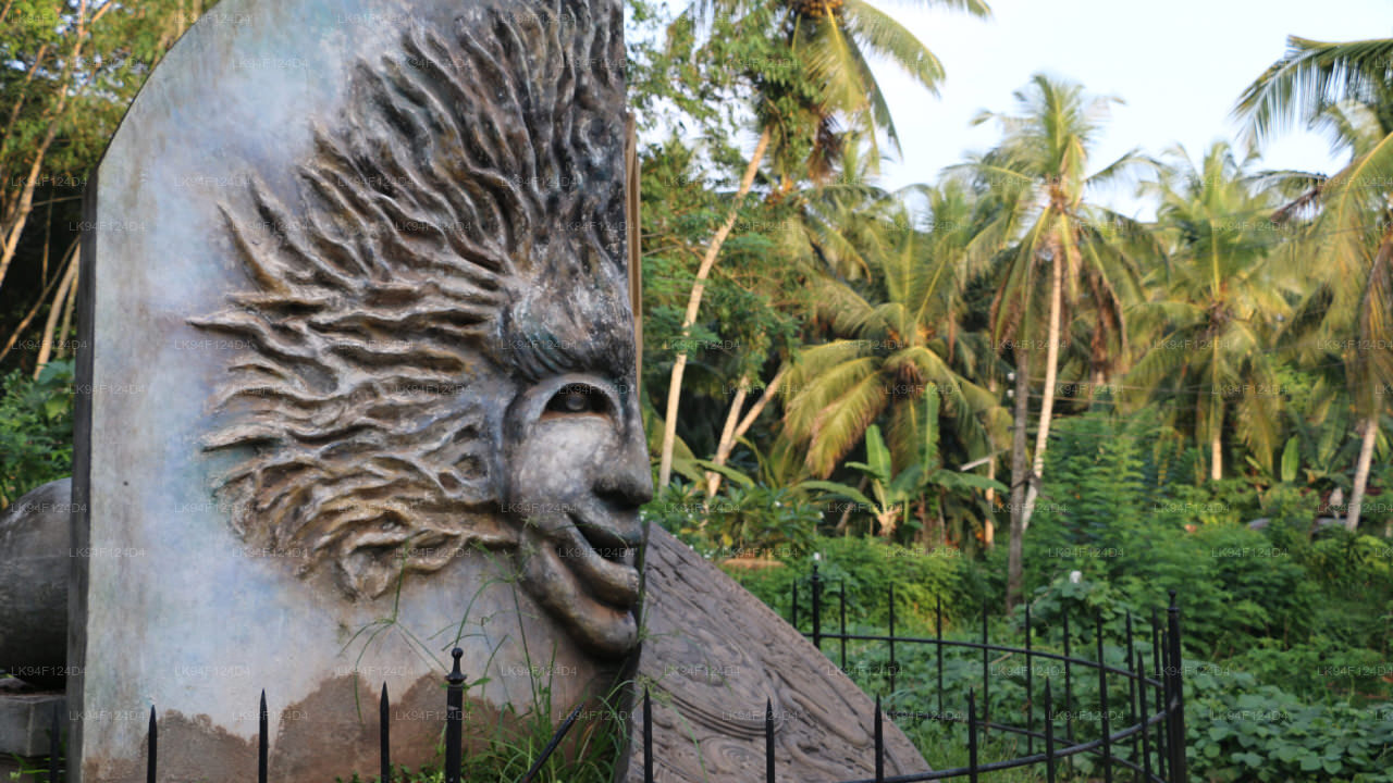 Explore Brief Garden – Bawa’s House